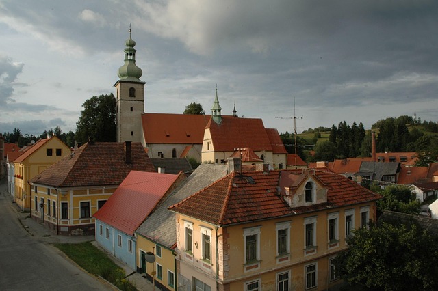 Kaplice Pomorza: Lekkie Spojrzenie na Dawne Cuda